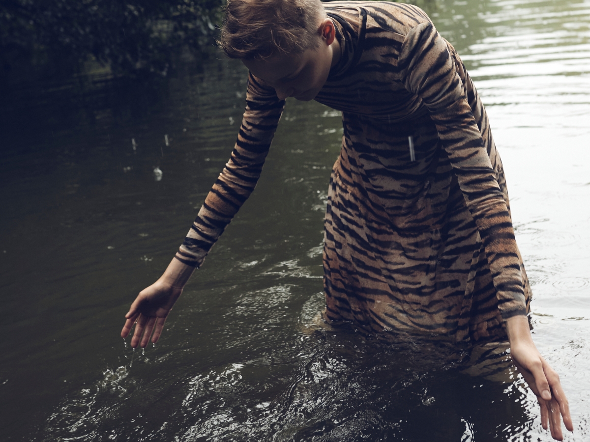 dress animal print model