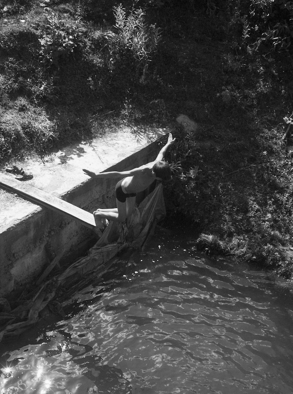 Am östlichen Ende Europas_Image4 Ost Europa Wald Sprung Black White See Fluss Wasser