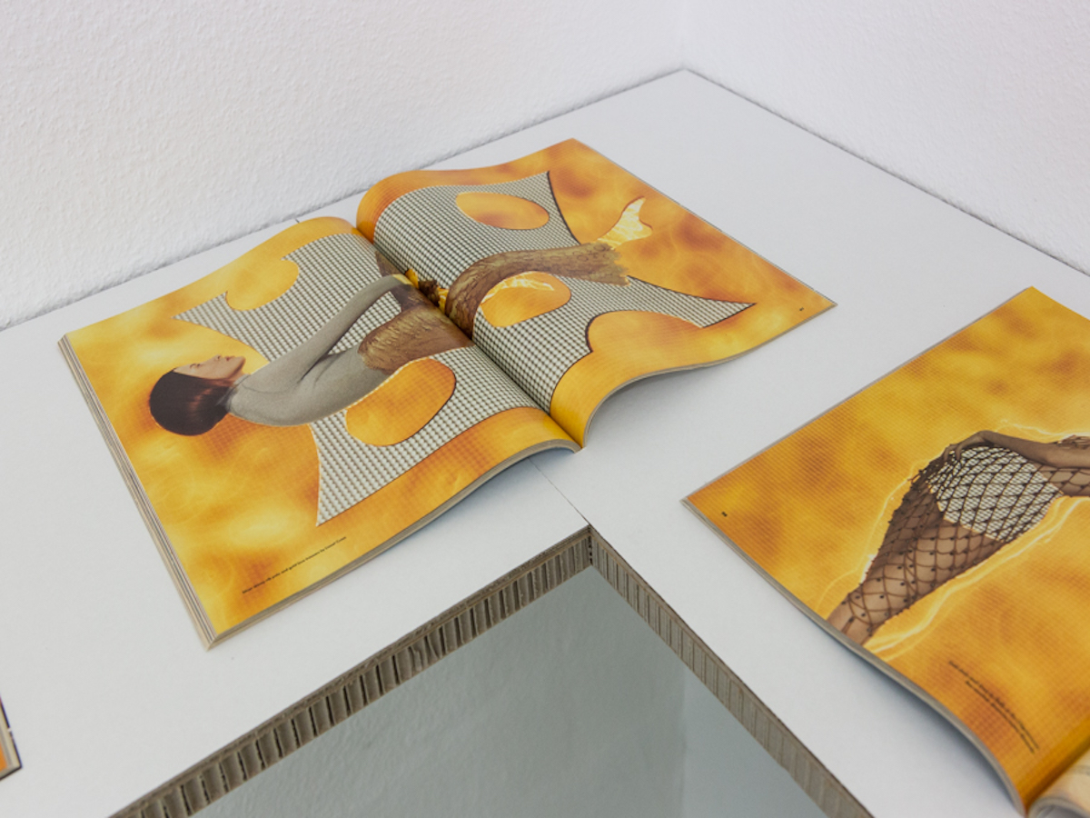 Magazine Yellow Model