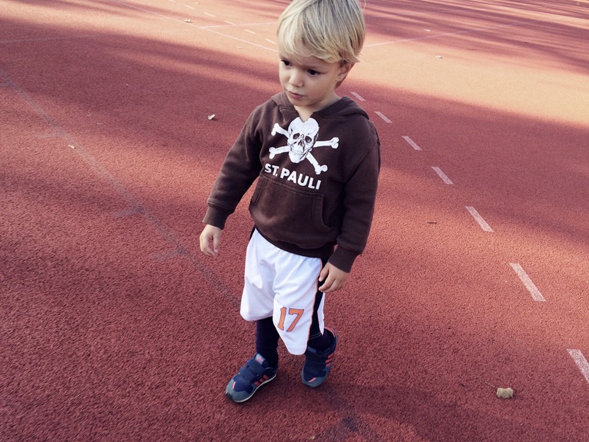 berlin sportplatz kind st pauli
