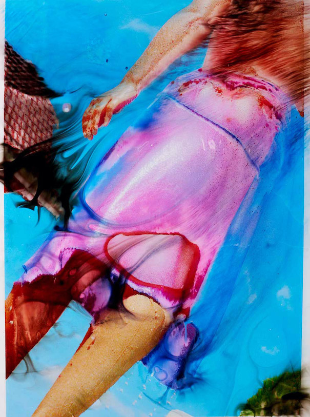 Simonat Photography Julia Seemann Flavio Zimmermann pink dress blue water