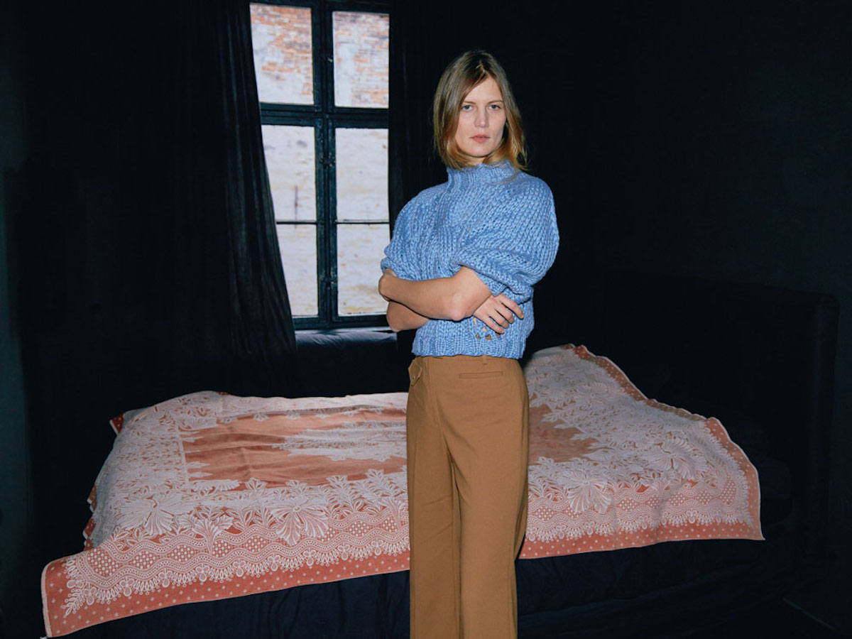 bed maike Dietrich maiami woman sweater