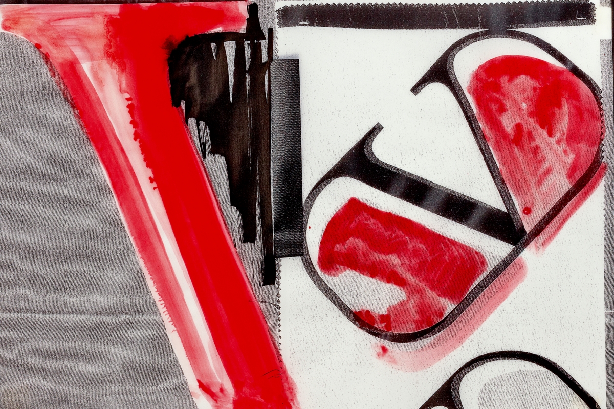 Valentino V Signature Red black sketch