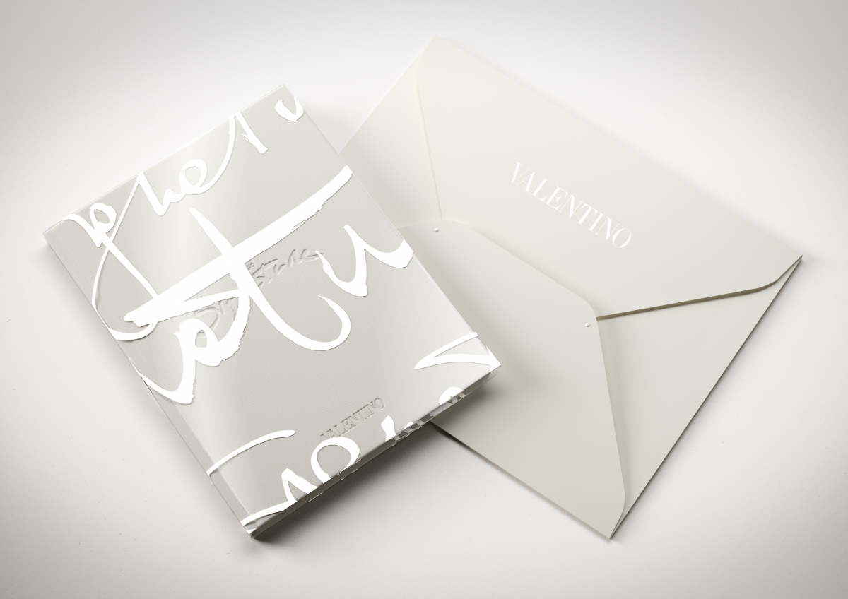valentino v signature white book