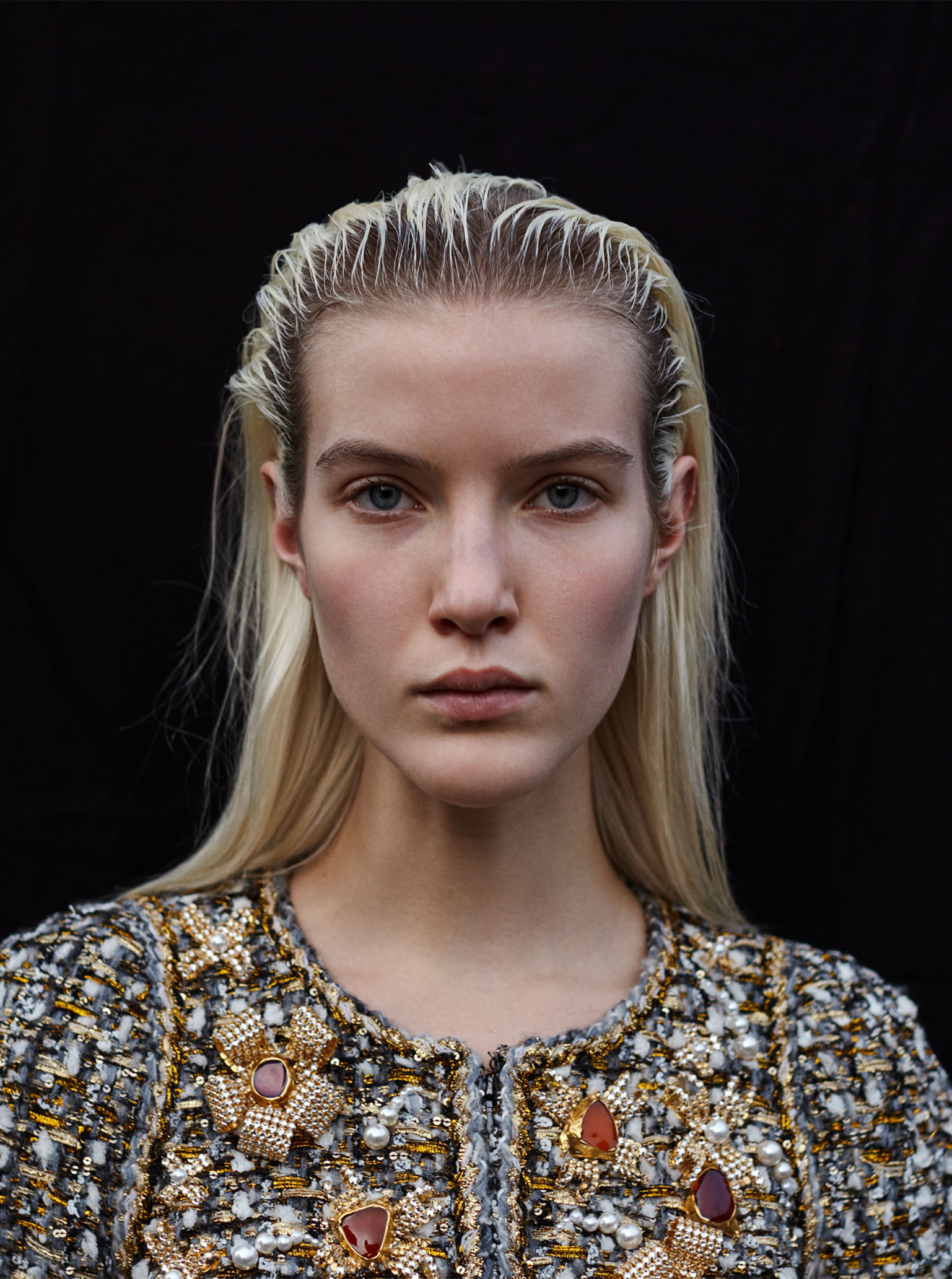 Schneewittchen im Schwarzwald Feli Rasztar in Chanel Haute Couture