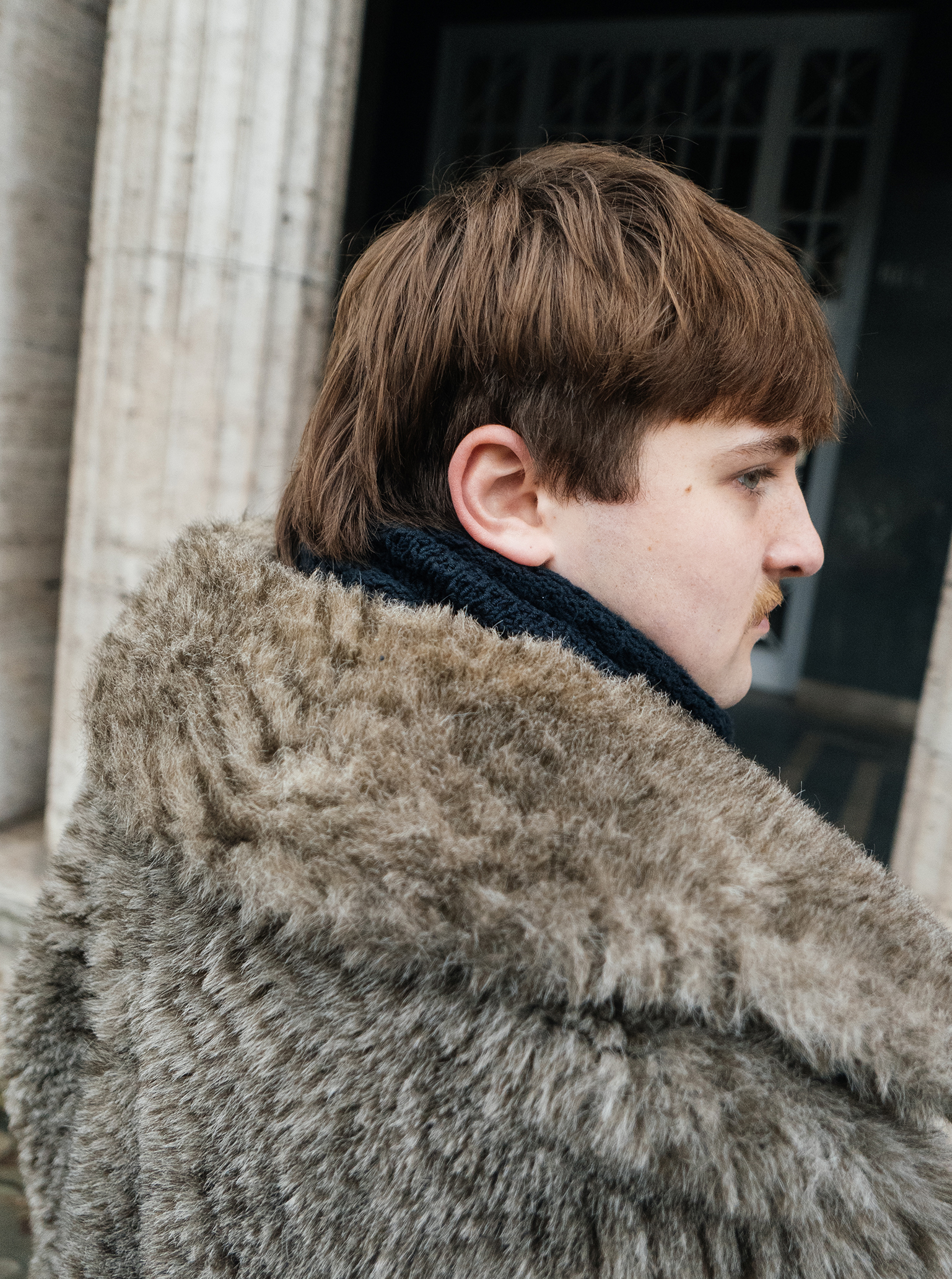 the different era factor fokuhila and fur jacket
