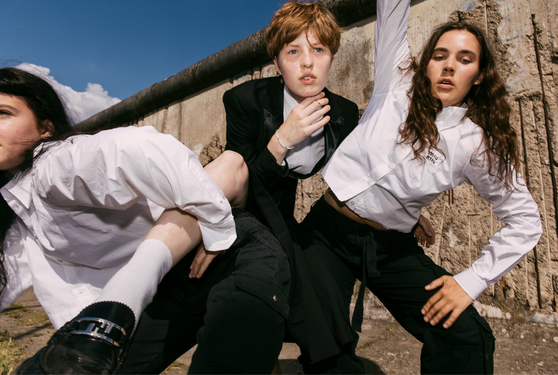 A44 web story spreads7