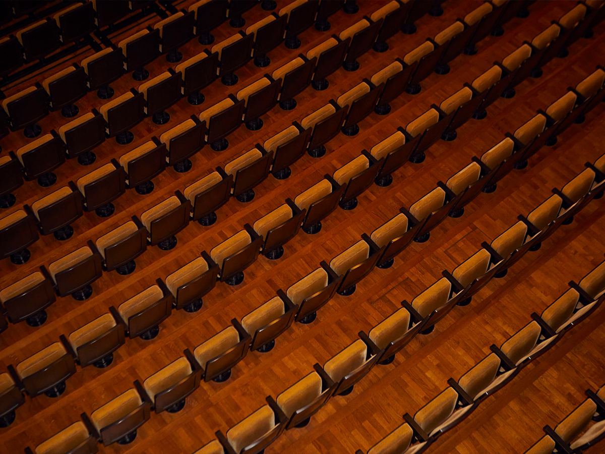 Chanel_Burow_byvdHeide-1 Seats at Staatsschauspiel Dresden