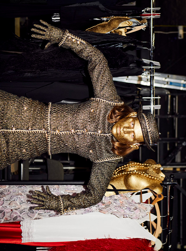 Chanel_Burow_byvdHeide-7 Golden mask by costume designer Adriana Braga Peretzki