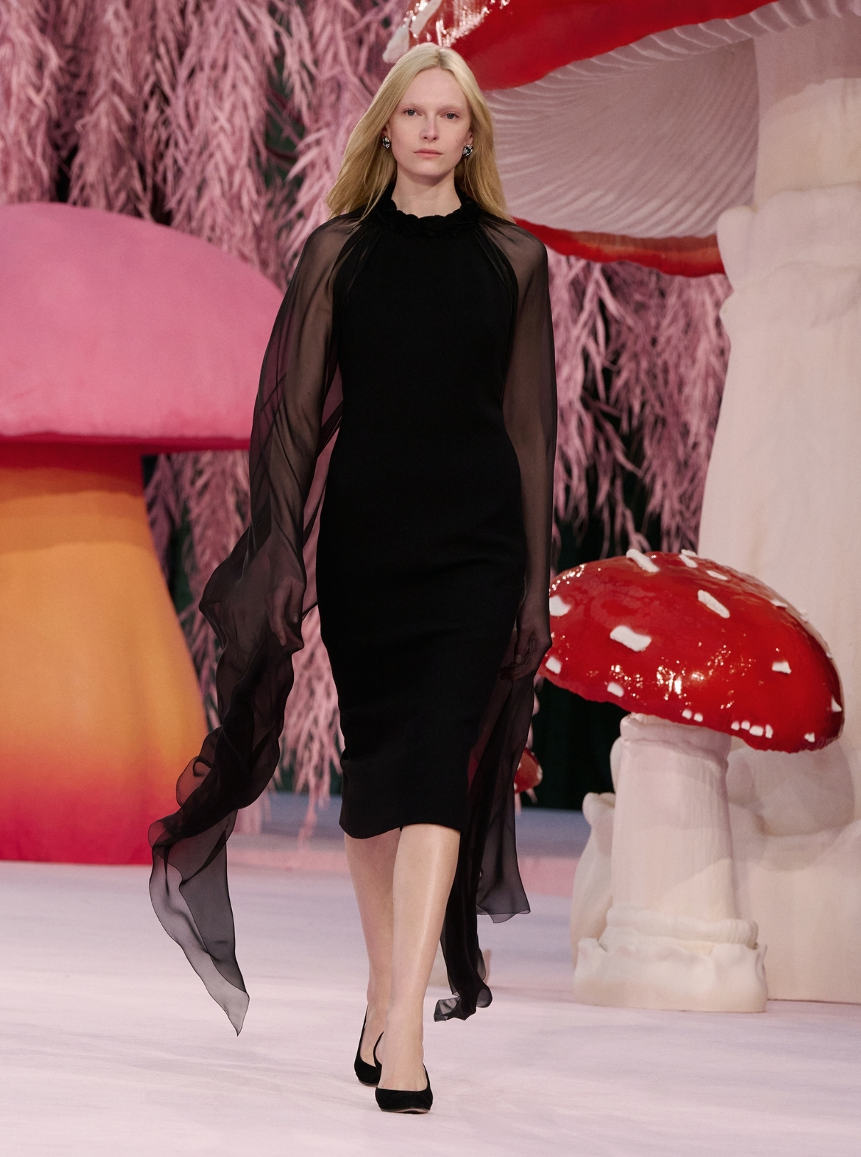 Alex Consani at Chanel Haute Couture S/S 2026