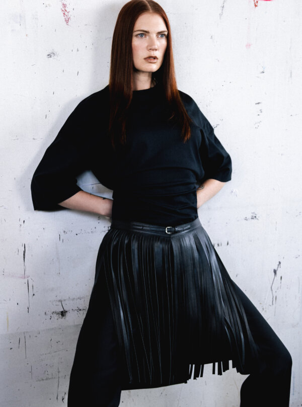 Outfit: Shirt and pants LITKOVSKA; Belt RECTO; Shoes VERONIQUE LEROY