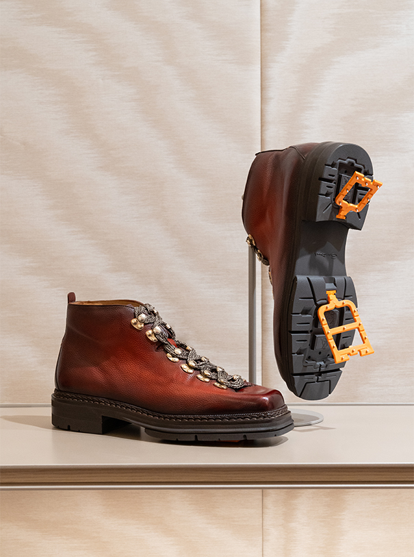 Santoni Reversible ice-spike boot