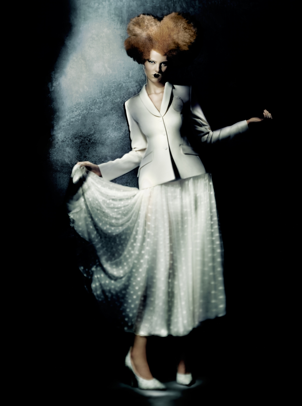 Model Paula Schuster wearing total look CHRISTIAN DIOR