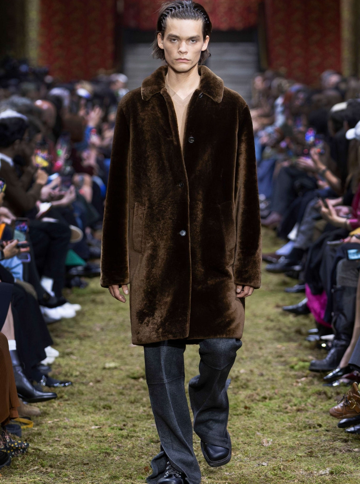 8 Standout men's teddy coat look